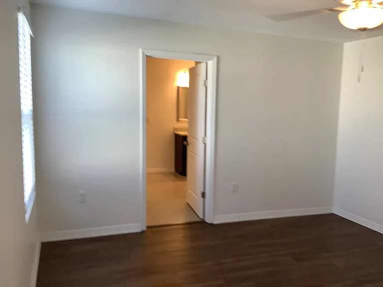 807 Wiltonway Dr — Photo 8