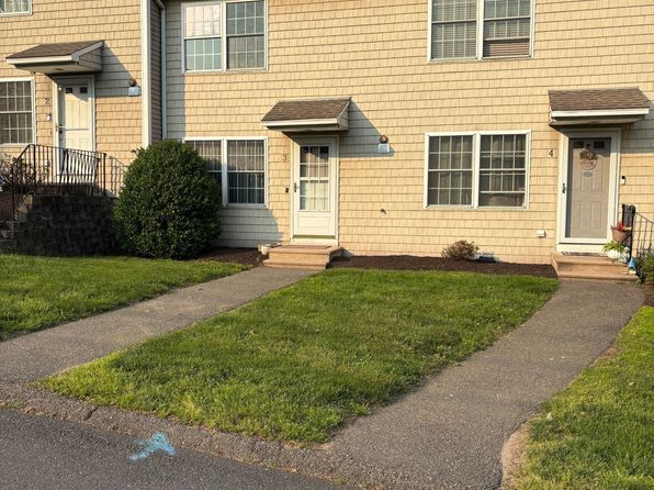 108 Mohican Ave APT 3