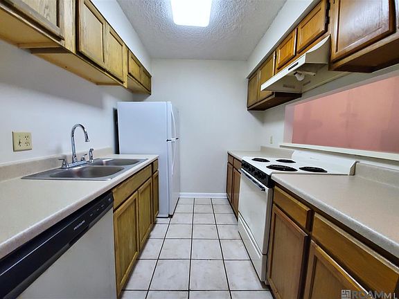 4th image of 5213 Blair Ln APT D