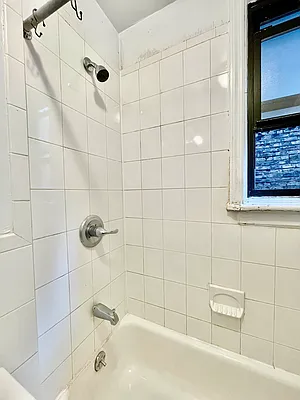 Rented by HOLTON REAL ESTATE INC. | media 22