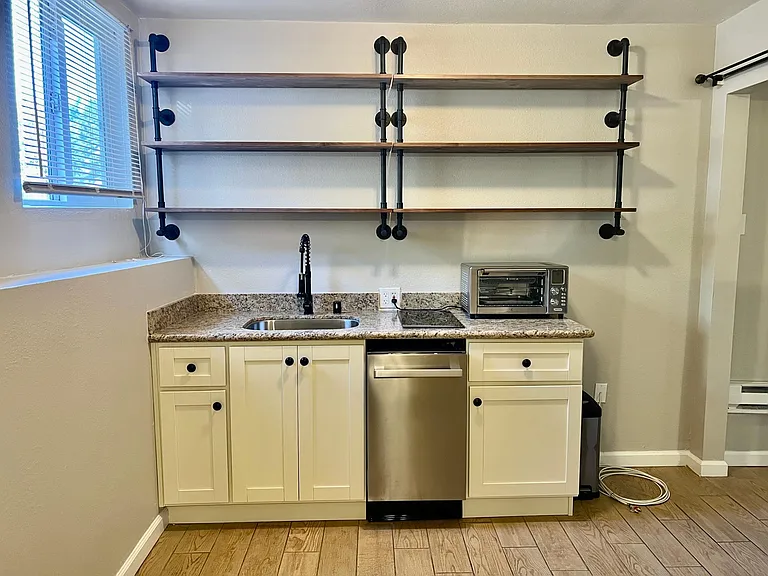 1660 Terrace Rd #B — Photo 5