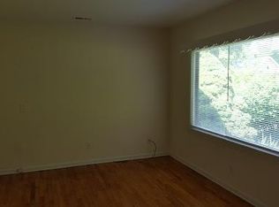 327 NE Sumner St, Topeka, KS 66616