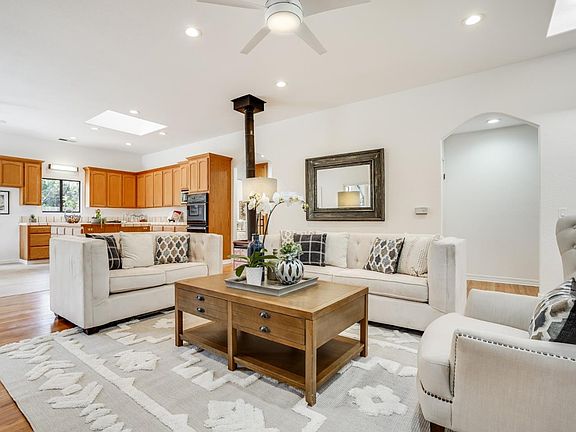 3rd image of 16510 Topping Way