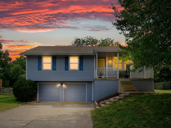 1909 NE McKee Ln, Lees Summit, MO 64086