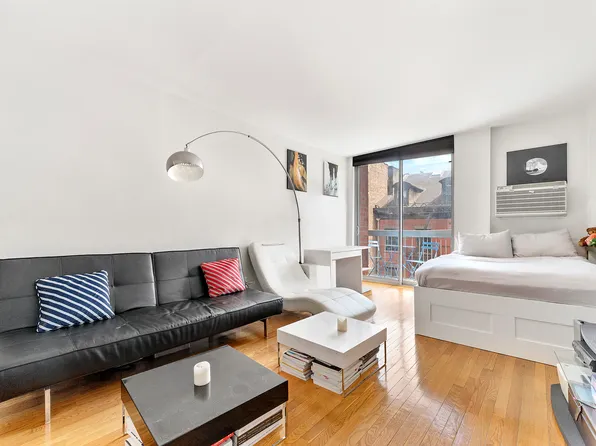 184 Thompson Street image 1 of 5
