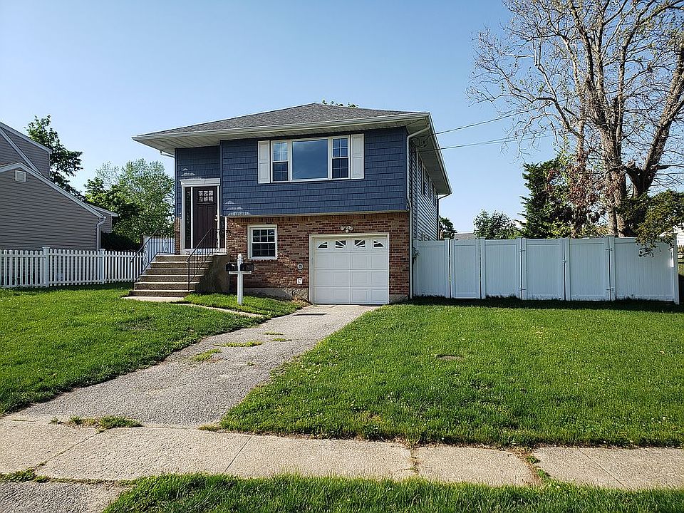 1st image of 75 S Crescent Dr APT 2