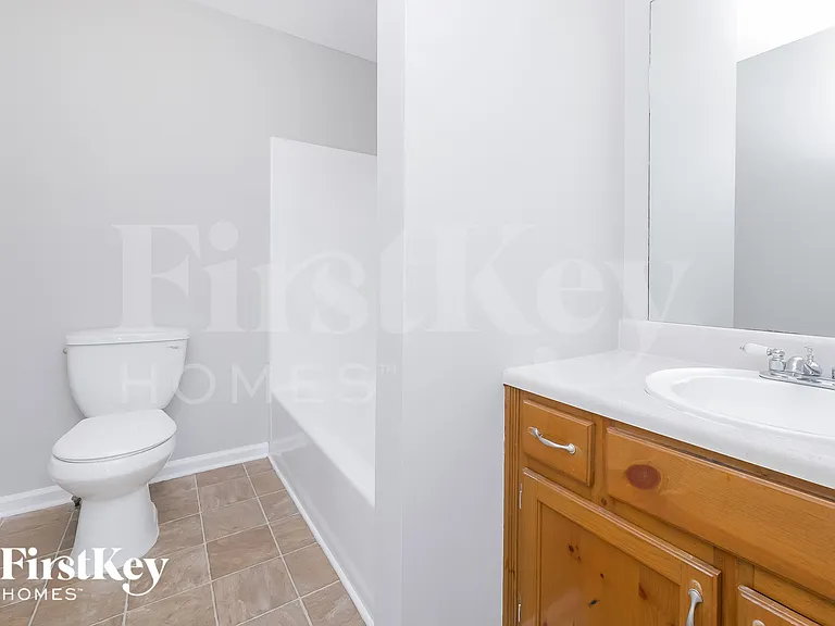 221 Whitney Ln — Photo 13
