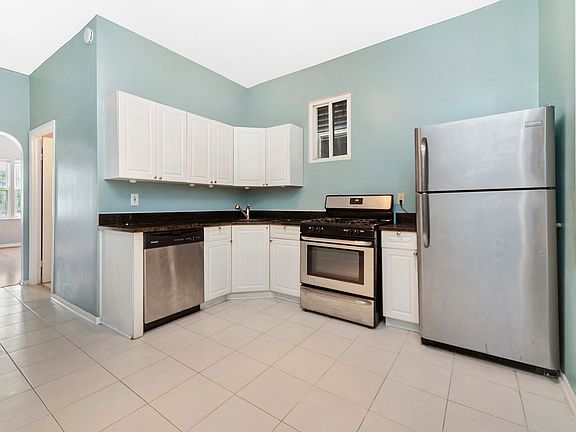 3rd image of 2636 N Ashland Ave #1