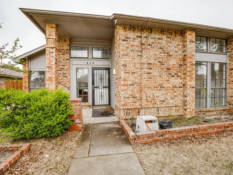 434 Wellington Dr — Photo 24