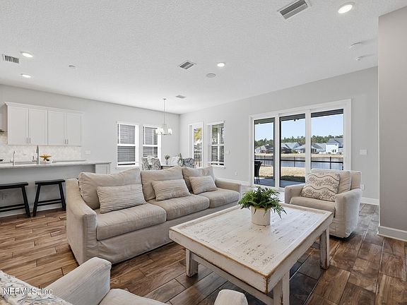 3rd image of 232 UNION HILL Drive