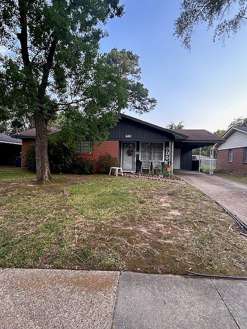 1st image of 610 Meadowdale Pl