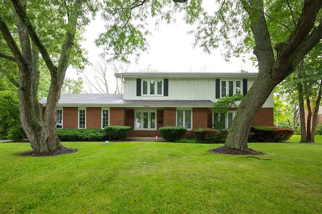 20325 Fairfield Ave photo 1