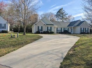 102 Cottage Ct #102, Youngsville, NC 27596