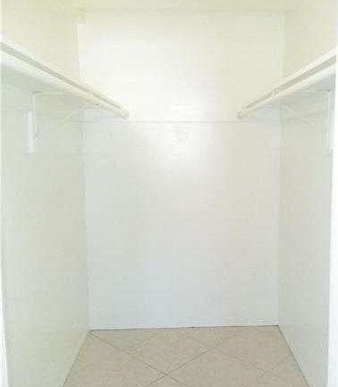 5th image of 1960 NE 48th St APT 1