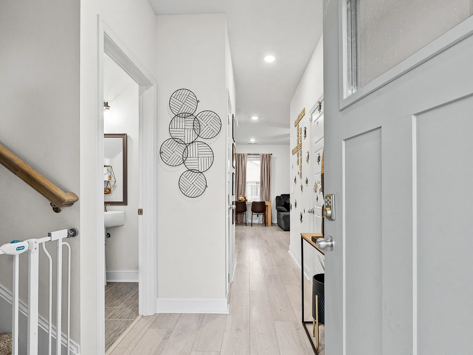 3 bed, 2.5 bath, 1458 sqft, $2,000 — Photo 4
