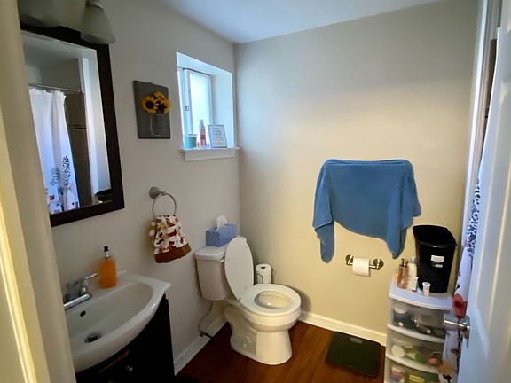 5th image of 2324 Berg St