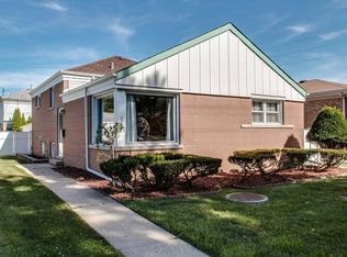 8209 E Prairie Rd, Skokie, IL 60076