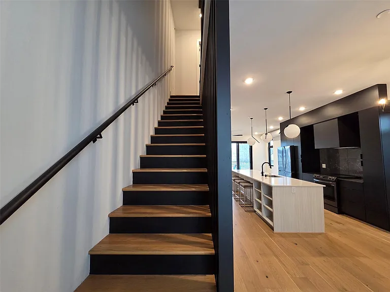 1640 Bagley St #13 — Photo 14