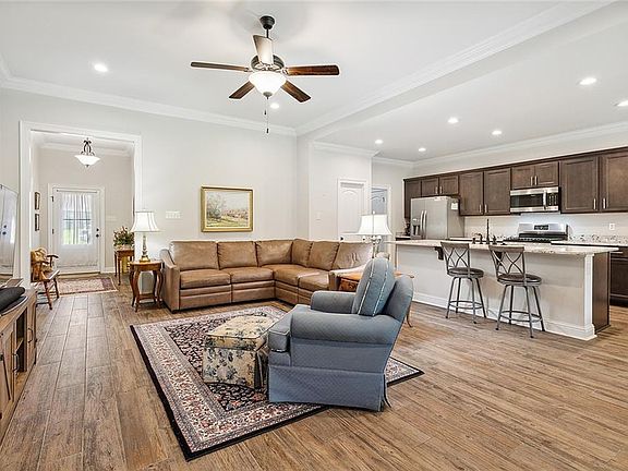 2nd image of 605 Terrace Lake Dr