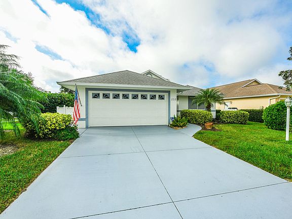 3rd image of 208 Venice Palms Blvd