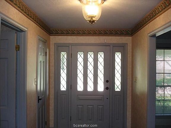 2nd image of 2811 Cherry Creek Cir