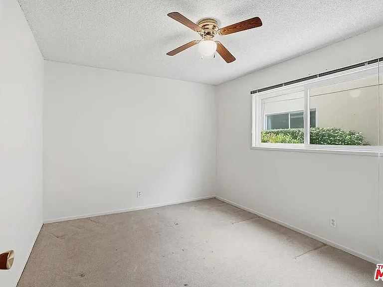 6701 Neddy Ave — Photo 11