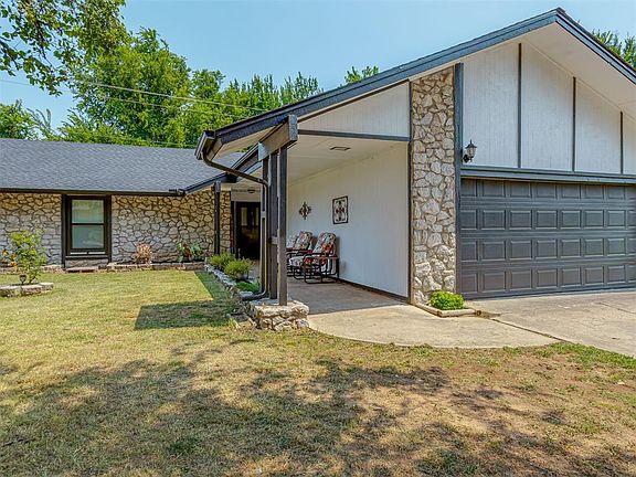 3rd image of 11900 Ashford Dr