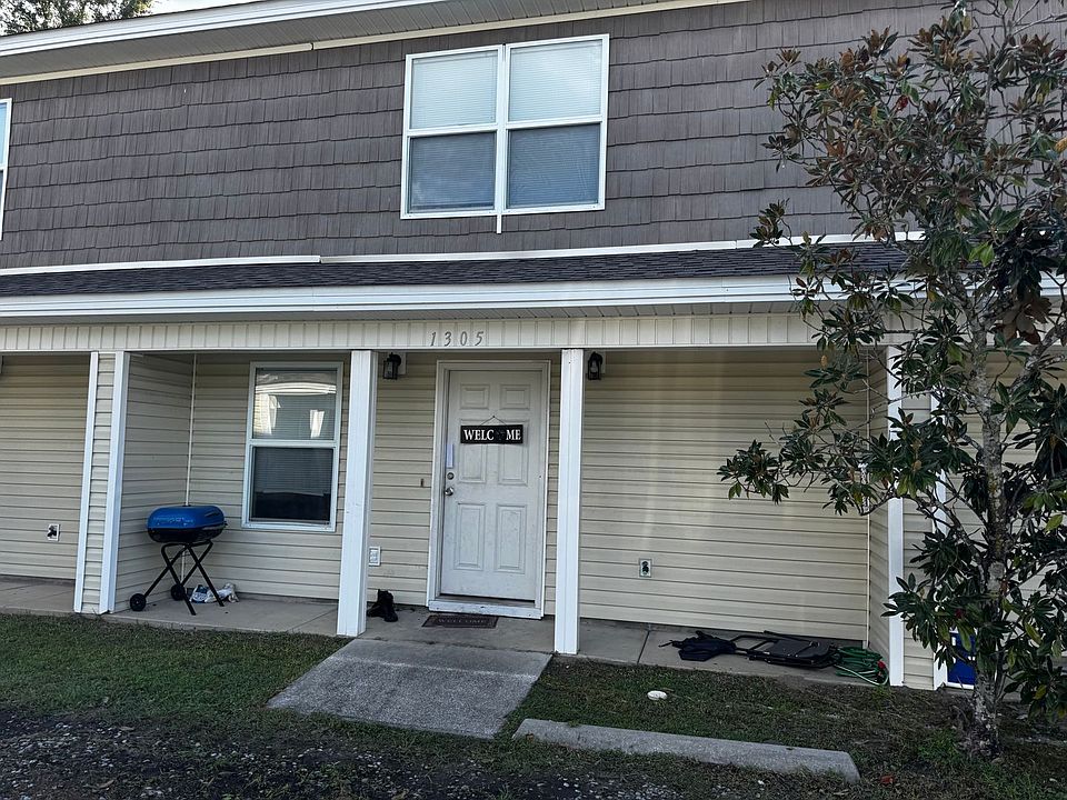 1st image of 1305 E Highway 390