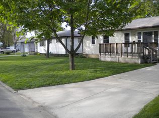 1119 Eleanor Dr, Waterloo, IA 50701