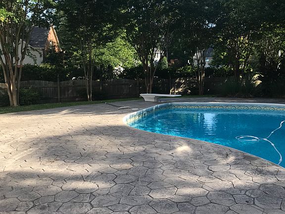 3rd image of 1114 Lauderdale Dr