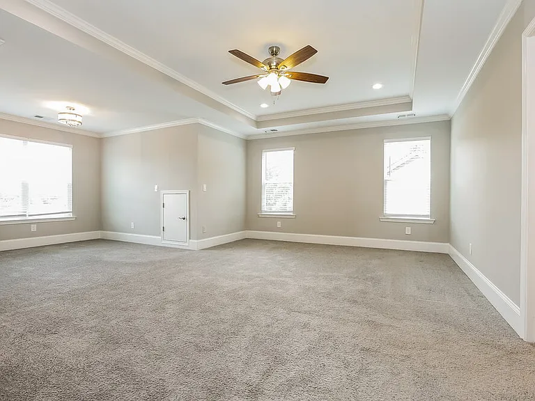 2105 Brentwood Cv — Photo 10