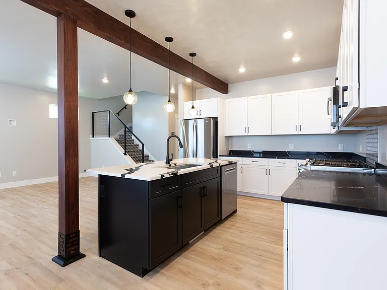 5377 Remington Dr — Photo 8