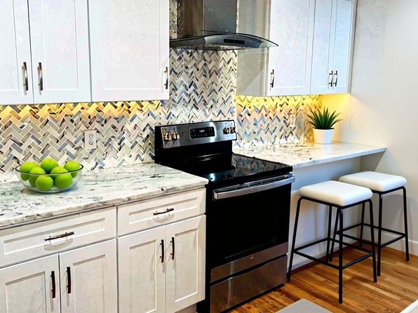 310 Harris Manor Dr SW