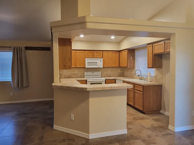 440 Hummingbird Dr — Photo 7