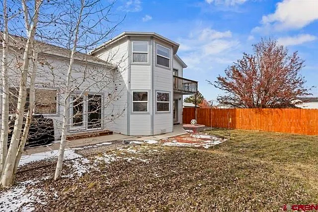 3 bed, 1902 sqft, $2,700 — Photo 1