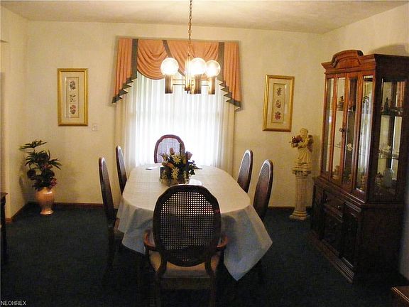 5th image of 909 Bennett Dr