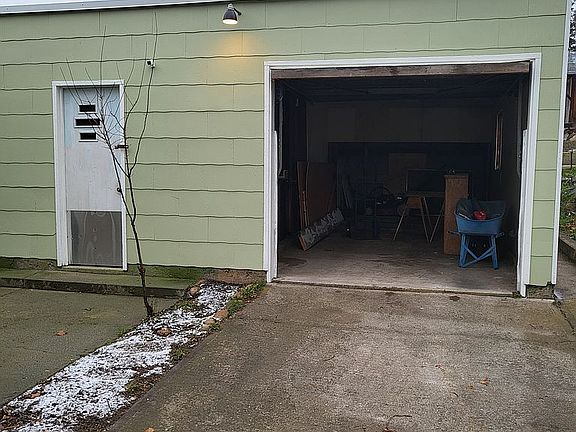 3rd image of 241 N Foothill Dr
