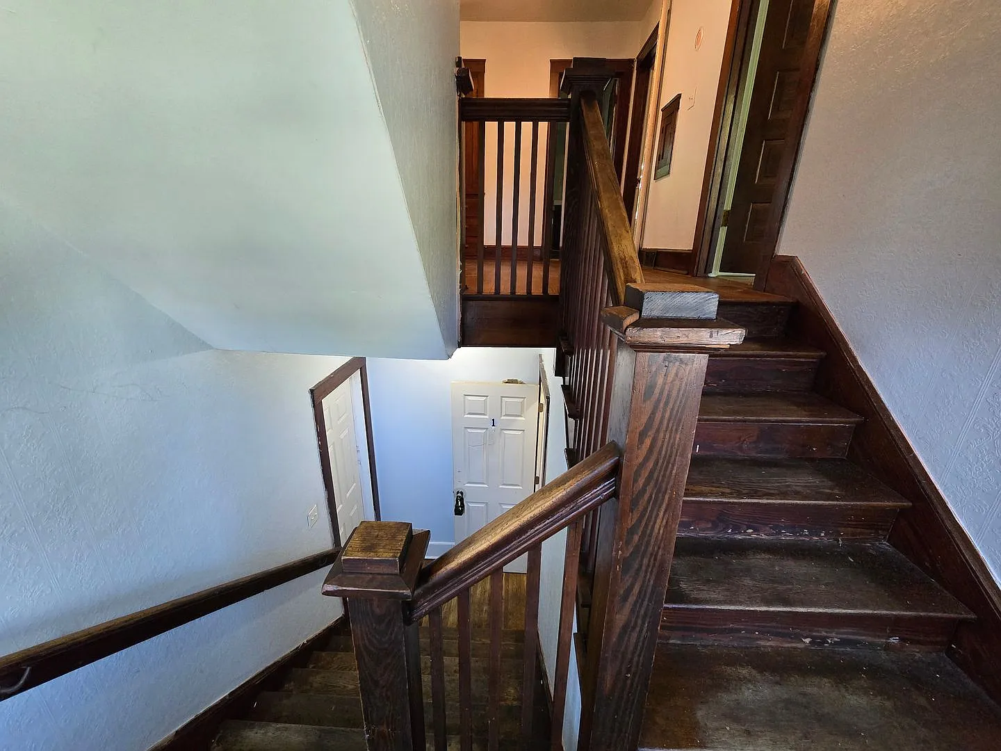 610 N McLean — Photo 2