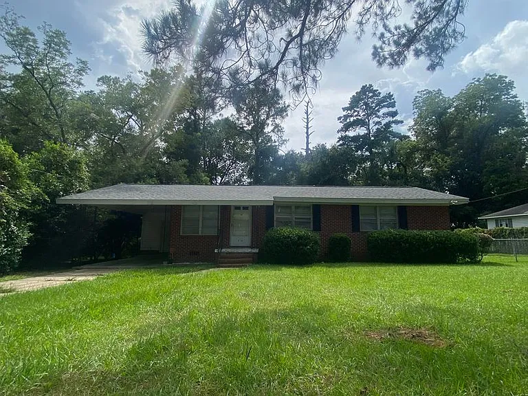 216 N Lipona Rd — Photo 1