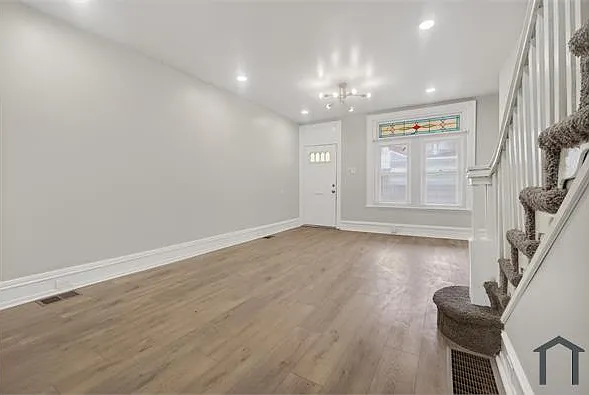 5437 Webster St — Photo 5