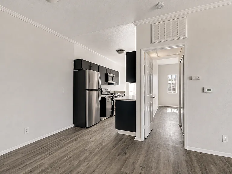14900 Moorpark Street — Photo 61