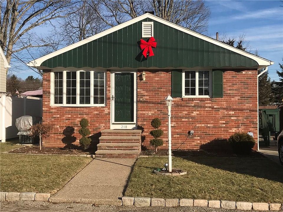1st image of 218 Central Ave
