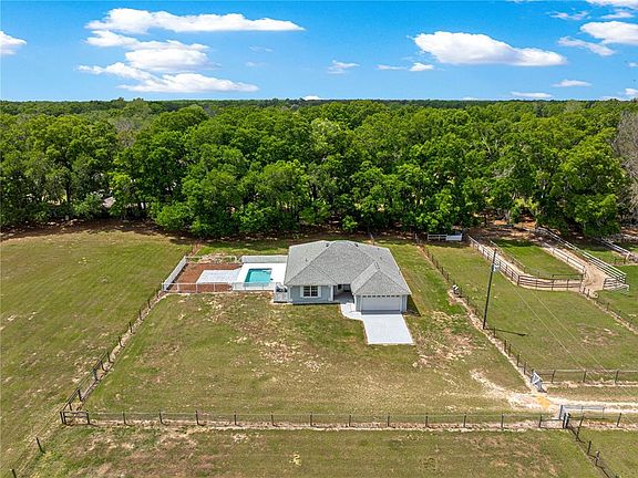 3rd image of 4495 SE 150th St