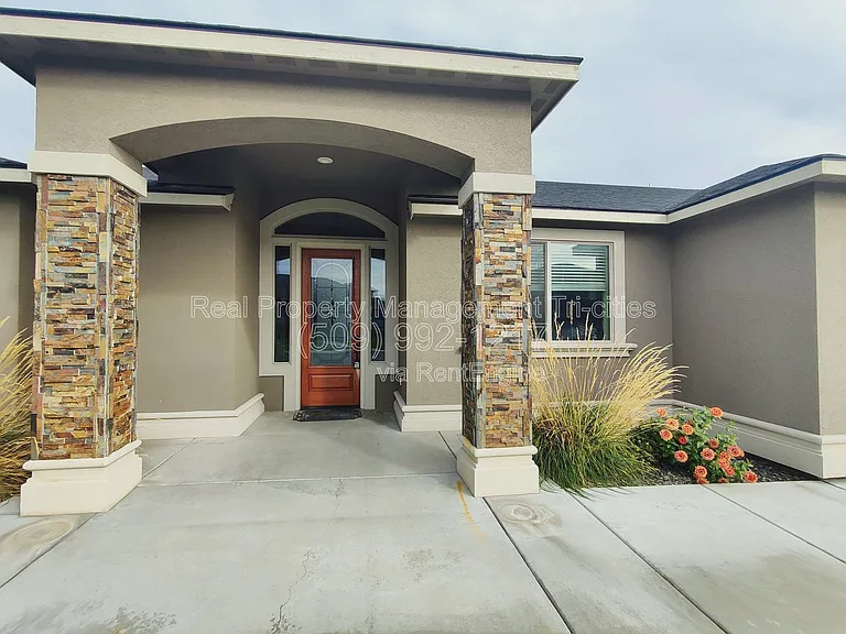 4801 Pinehurst Dr — Photo 2