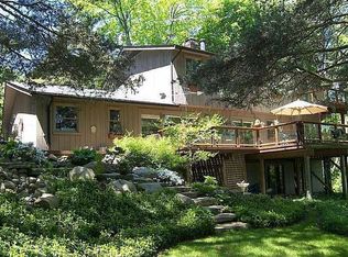 3303 Squirrel Rd, Bloomfield Hills, MI 48304