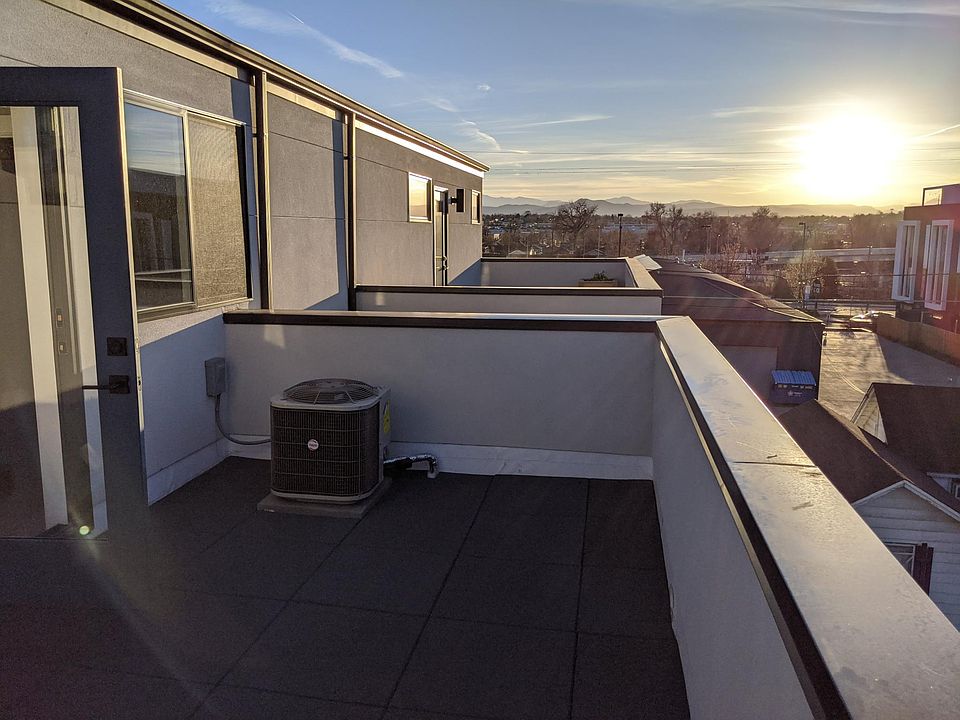 Roofdeck with mountain view