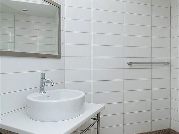 4th image of 330 E 38th St APT 53E