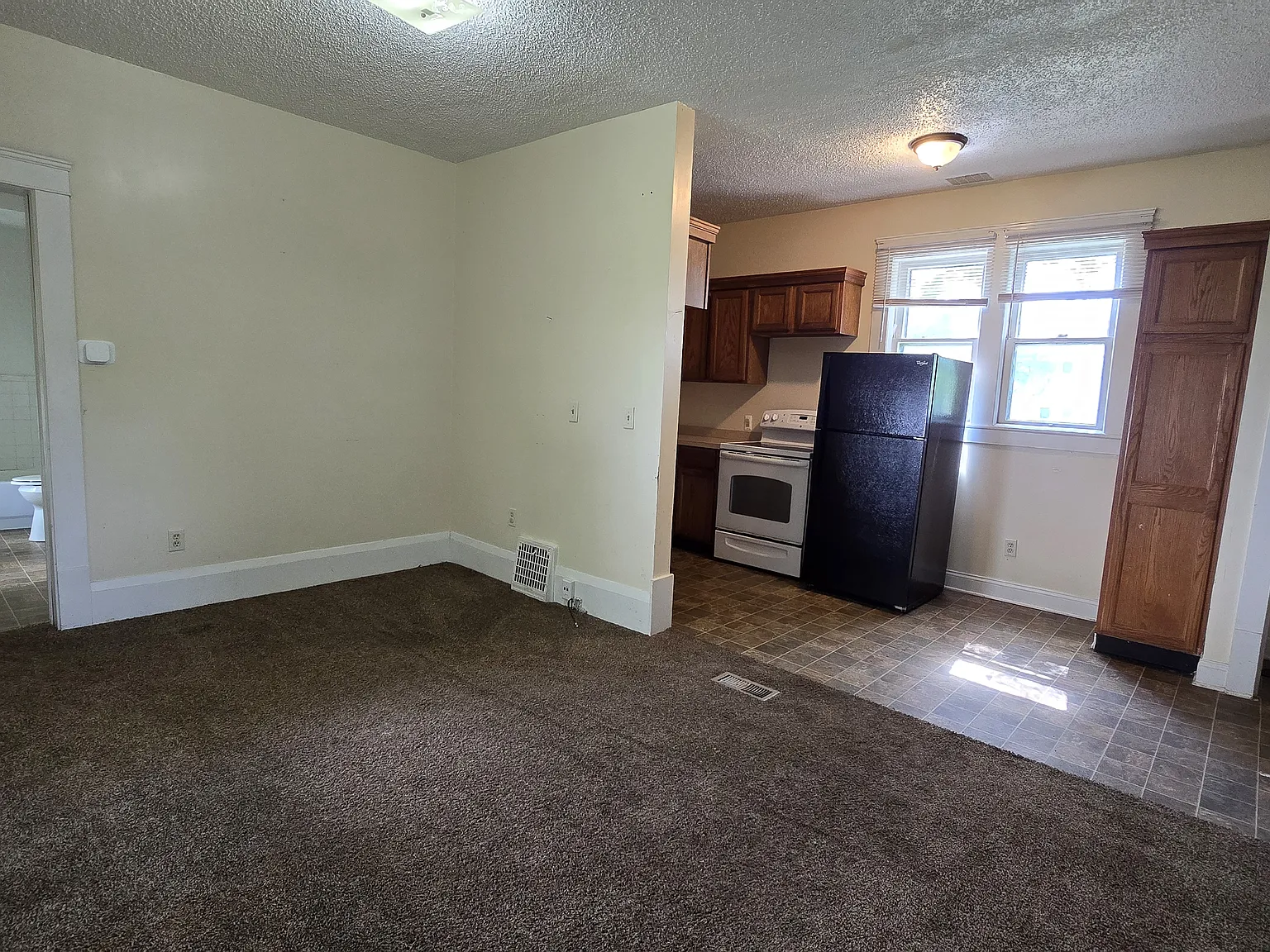 2 bed, $850 — Photo 3