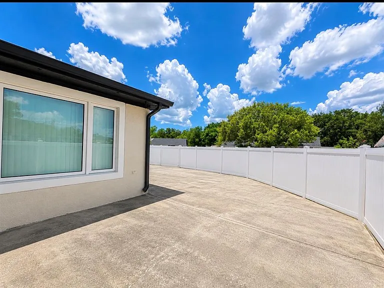 8541 Briar Grove Cir — Photo 34