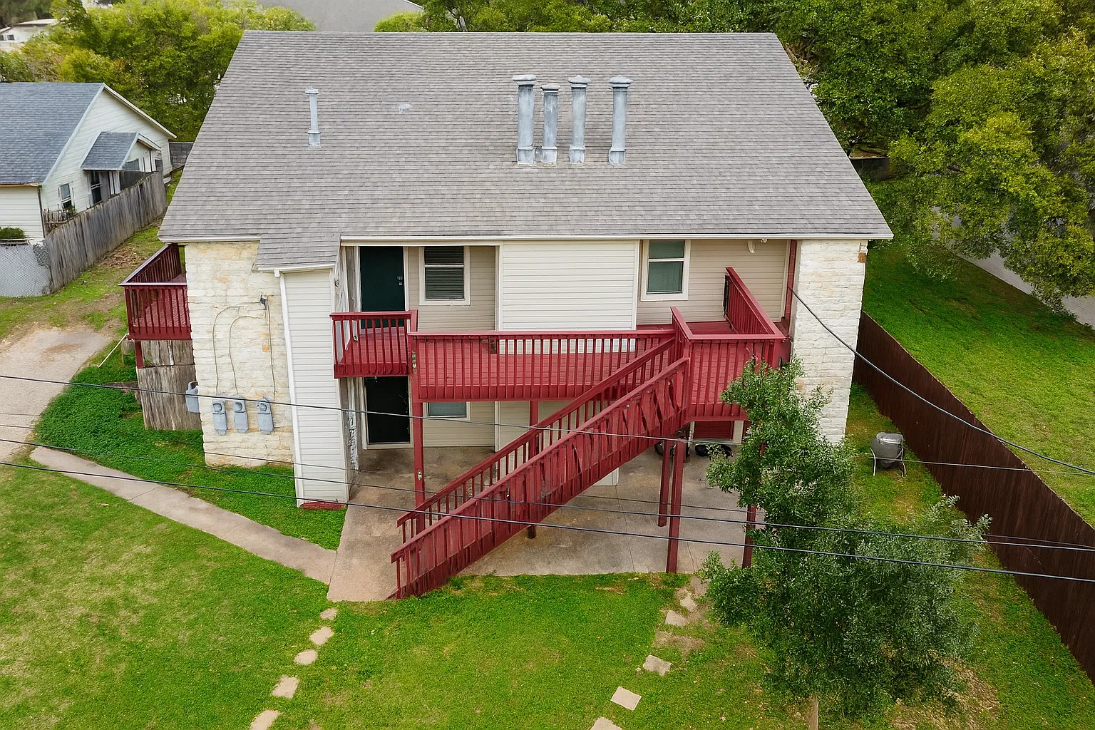 2 bed, 800 sqft, $1,250 — Photo 1